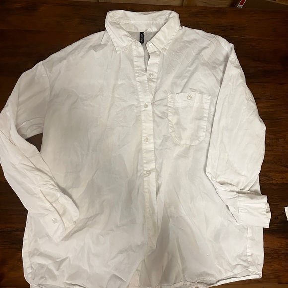 *TWO* Divided by H&M oversized cotton poplin button down - Picture 1 of 2